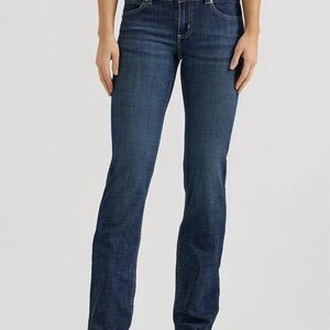 Wrangler Women’s Essential Mid-Rise Bootcut Jeans
